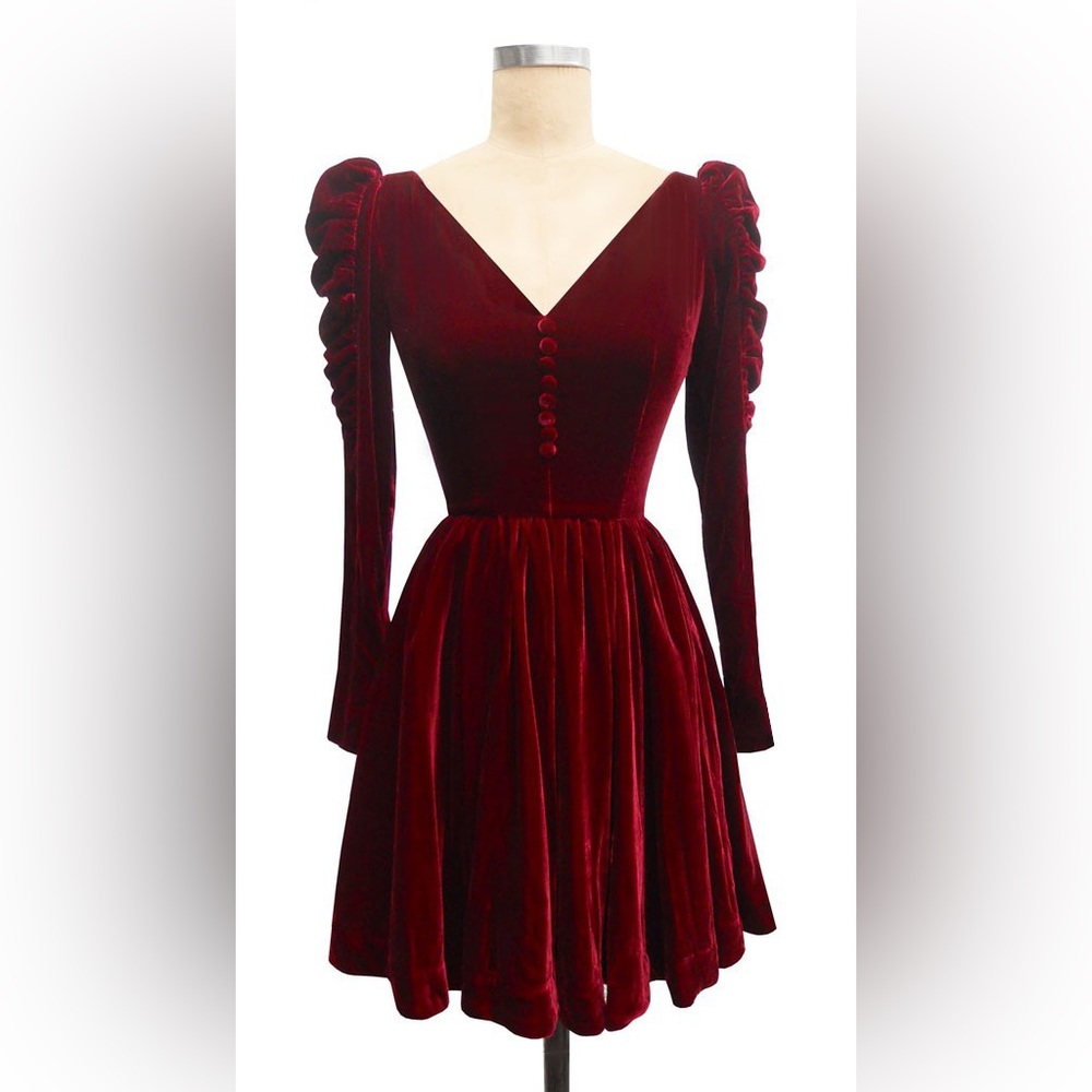 Candice Gwinn/Trashy Diva Velvet
Victorian Mini Size 12